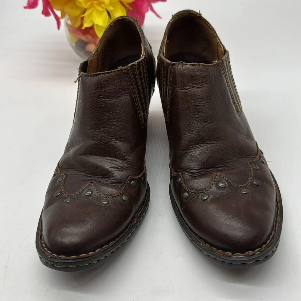 Born Chocolate Brown Ankle Boots Chunky Heel and Elastic Panels Size 7.5 MCA7775